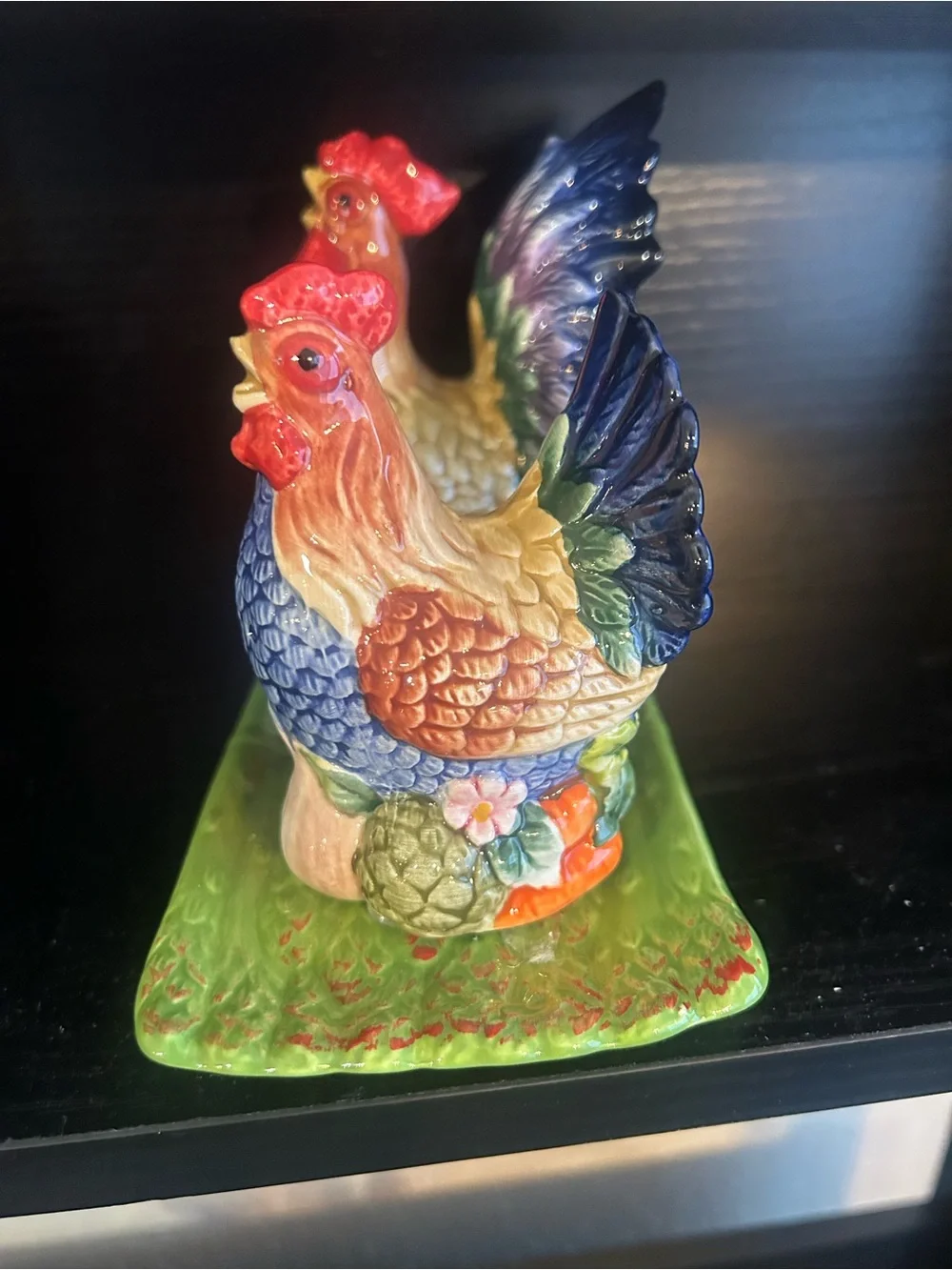 Blue Rooster Ceramic Salt and Pepper Shaker Set with Green Tray